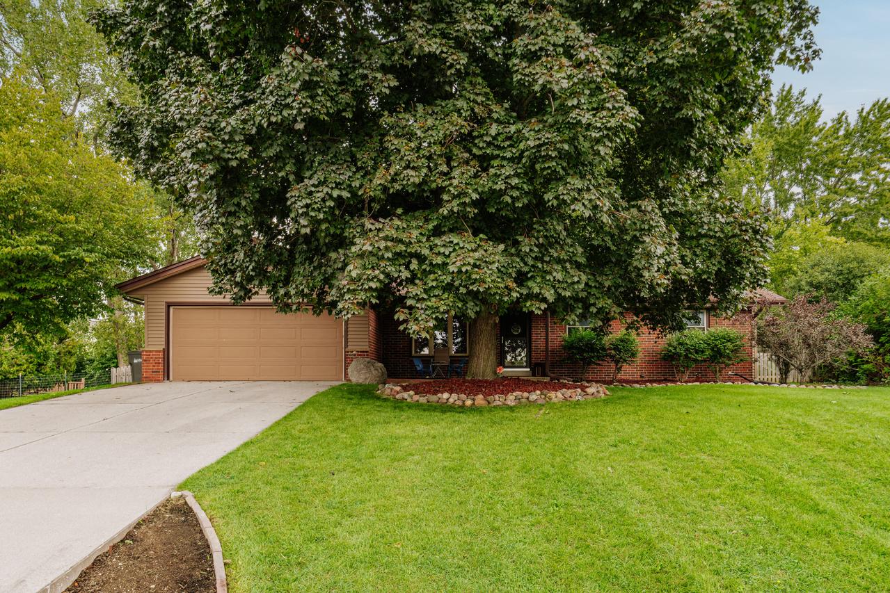 S77W17436 St Leonards Dr, Muskego, WI 53150