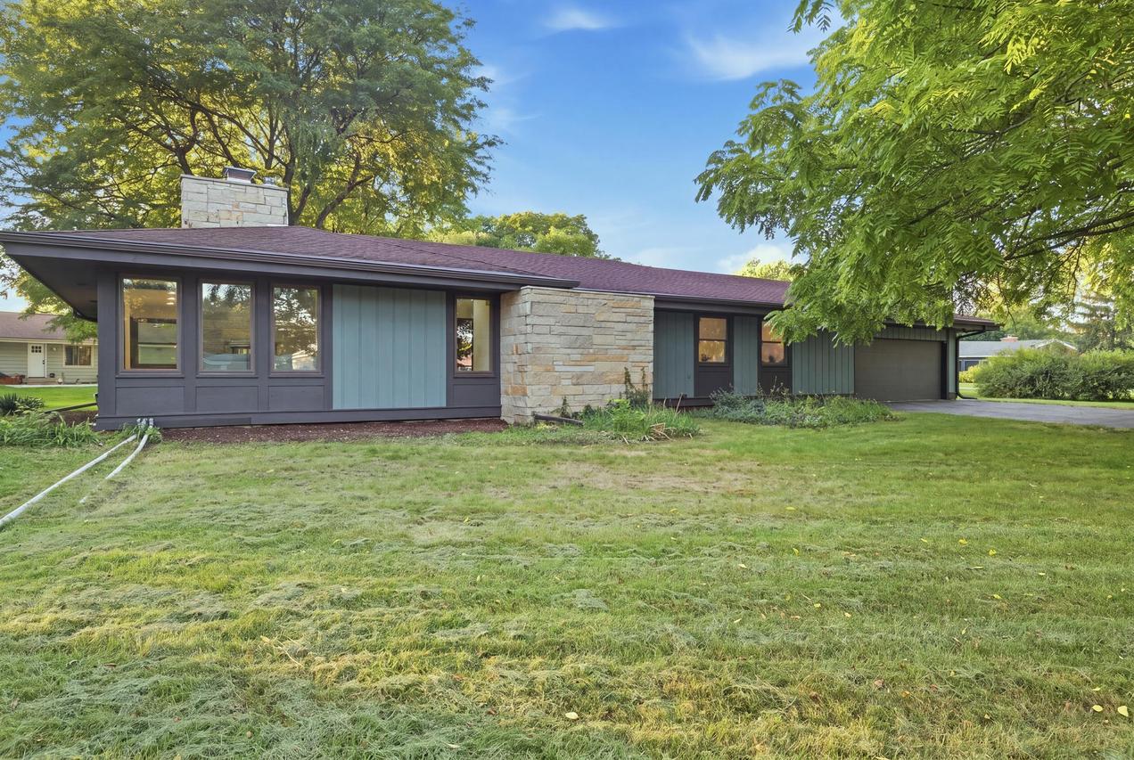 9115 N Deer Ct, Brown Deer, WI 53223