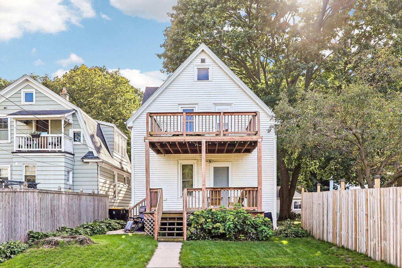 6644 Hillside Ln #6644A, Wauwatosa, WI 53213