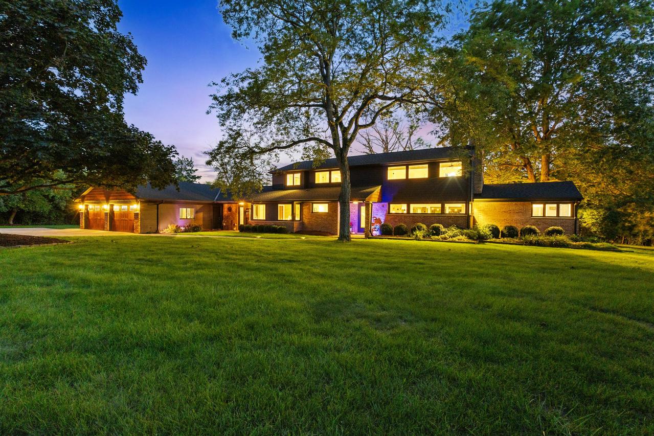 857 E Glenbrook Rd, Bayside, WI 53217