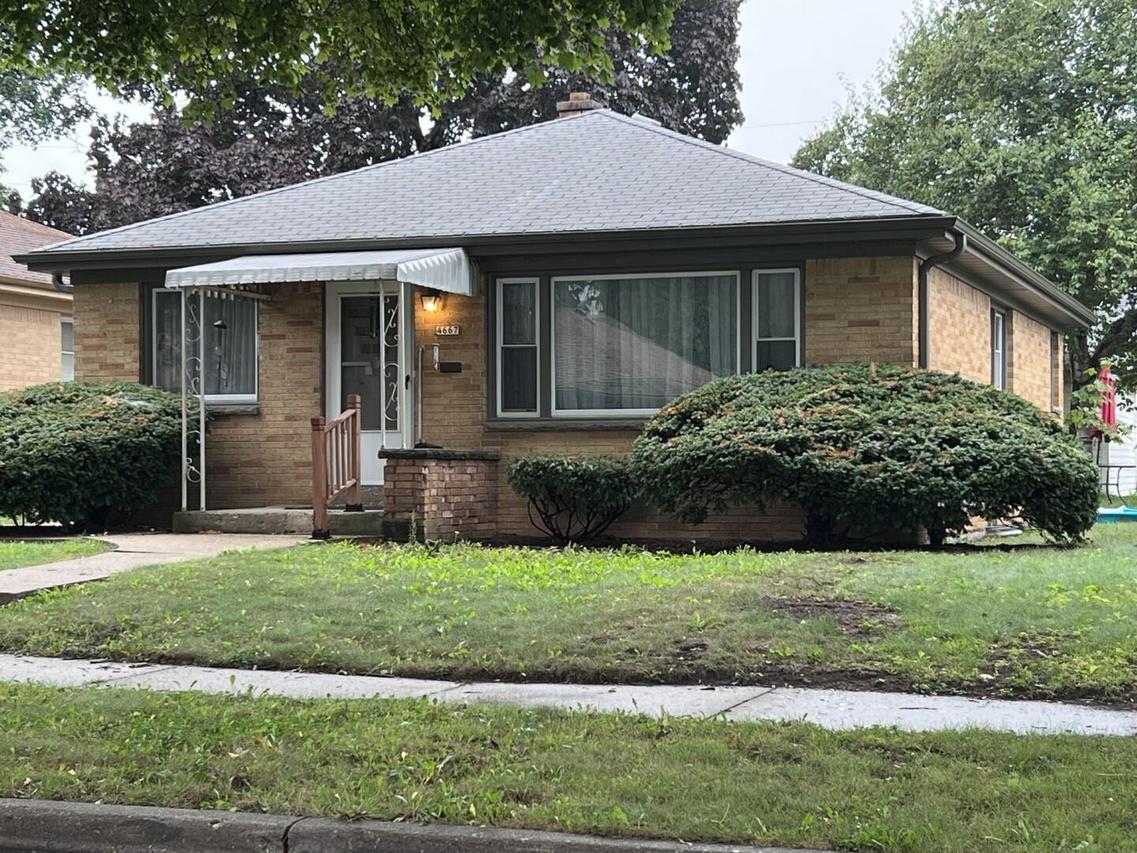 4667 N 67th St, Milwaukee, WI 53218