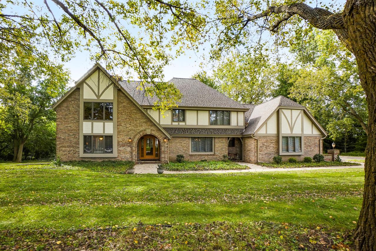 N26W30851 Golf Hills, Delafield, WI 53072