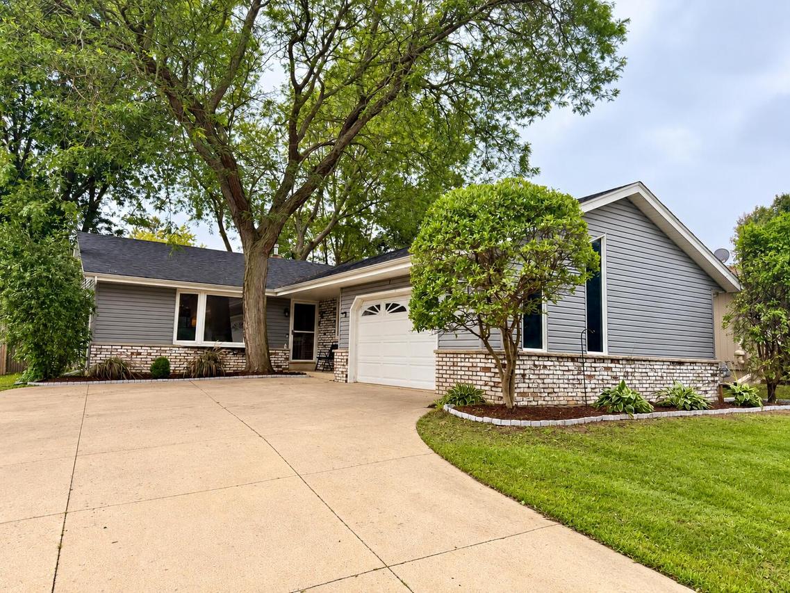 4613 87th Pl, Kenosha, WI 53142