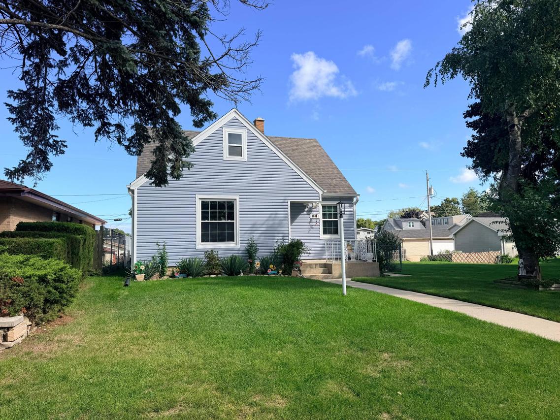 3668 S 34th St, Greenfield, WI 53221