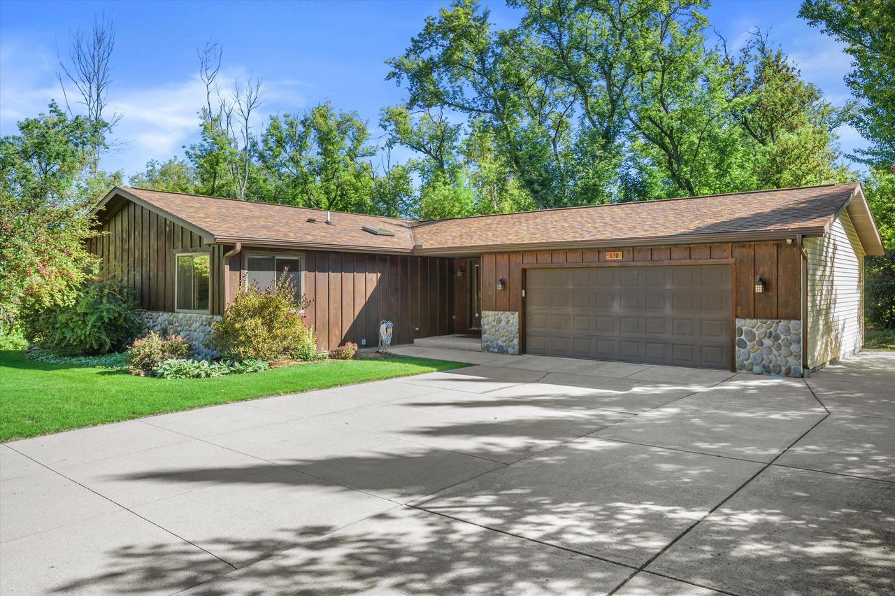 130 S Teri Ln, Hartford, WI 53027