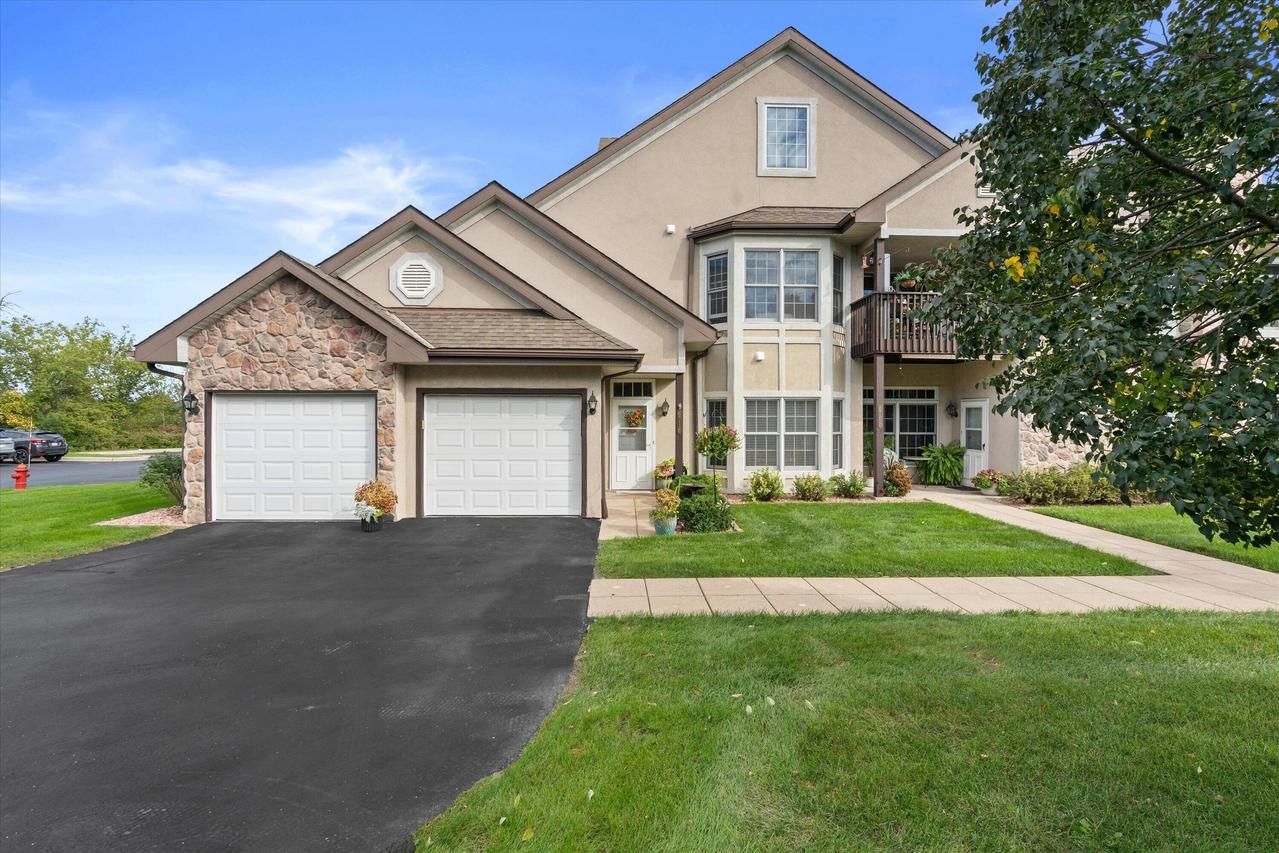 6716 S 34th St, Franklin, WI 53132