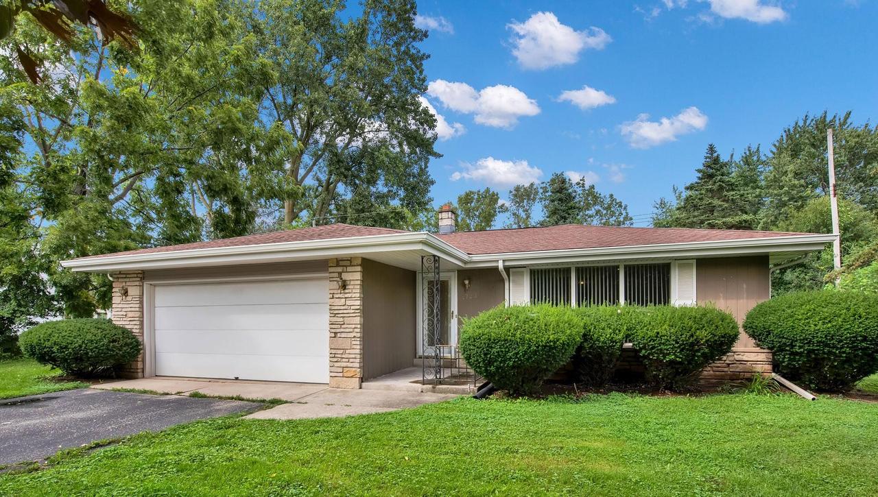 4722 St Regis Dr, Mount Pleasant, WI 53403