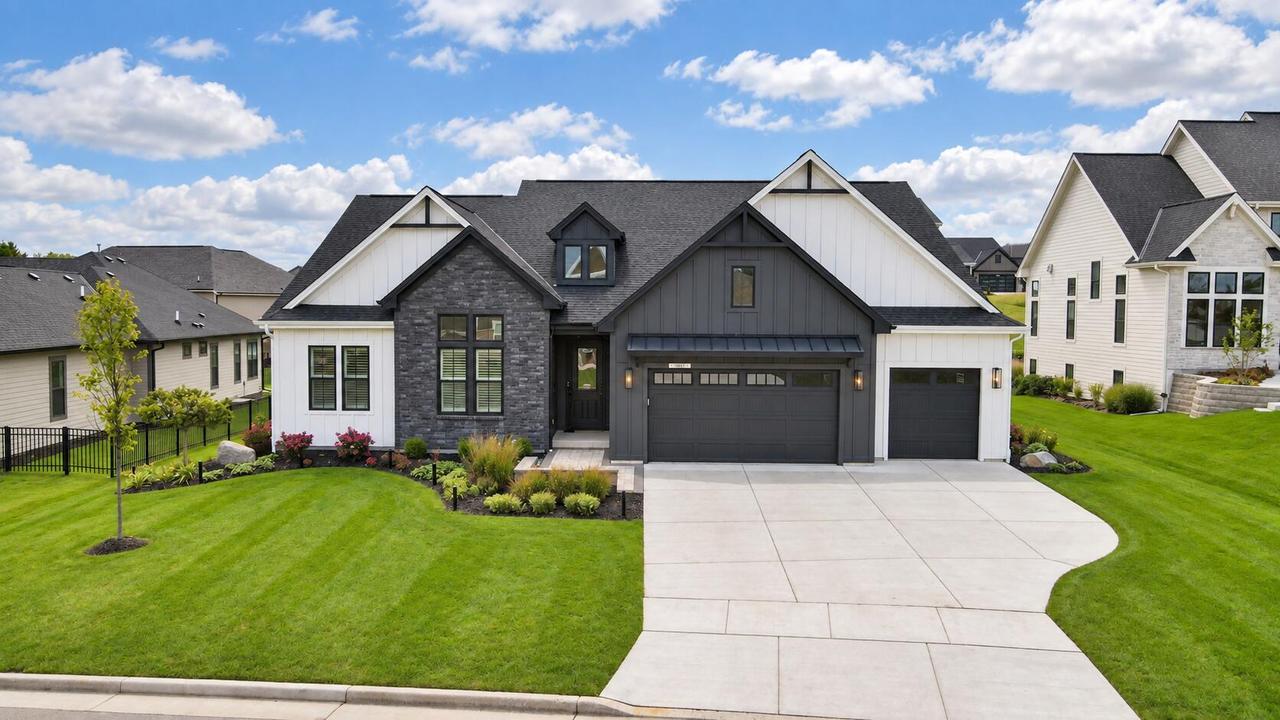 N57W20799 Dunbar Ct, Menomonee Falls, WI 53051