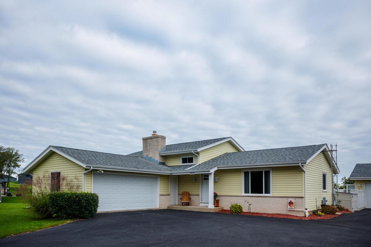 30126 Ketterhagen Rd, Burlington, WI 53105