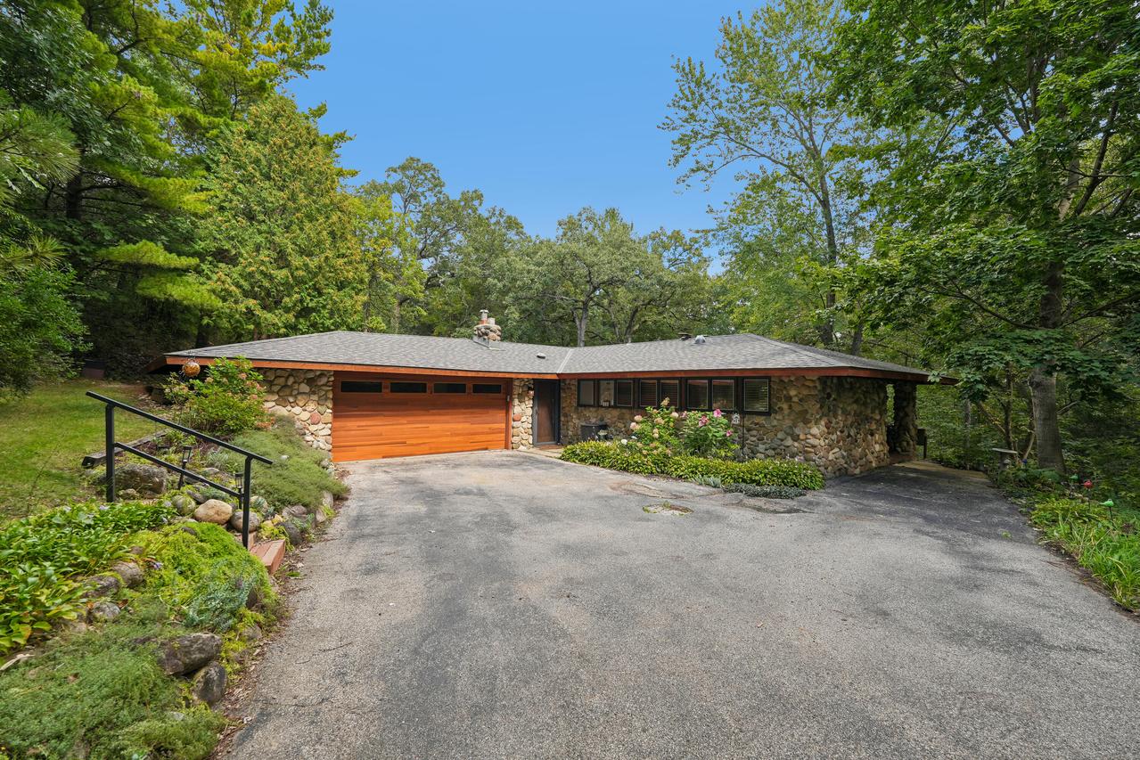 436 Thomas Rd, Wales, WI 53183