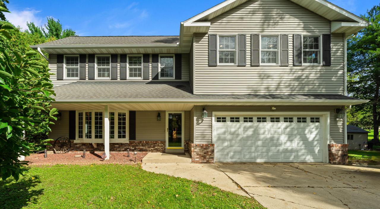 W738 Harmony Ln, East Troy, WI 53120