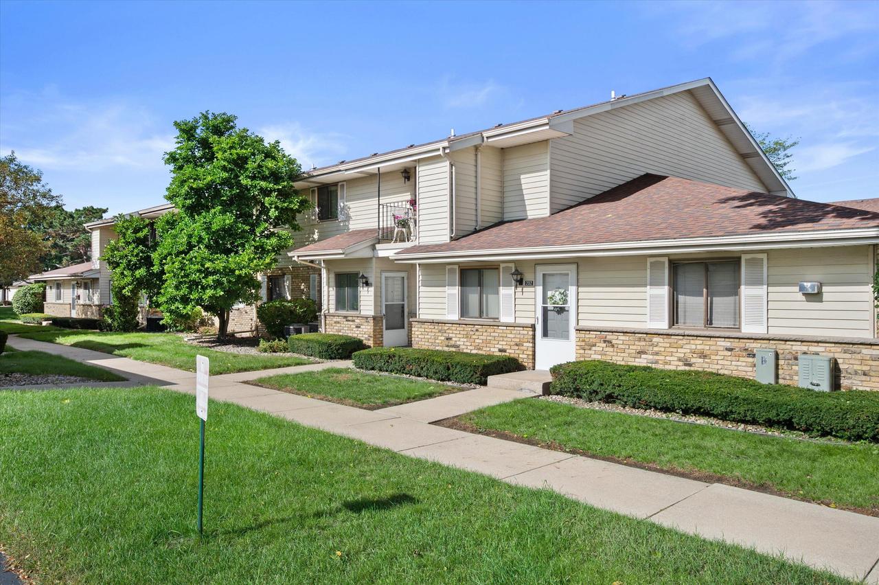 7120 Mariner Dr, Mount Pleasant, WI 53406