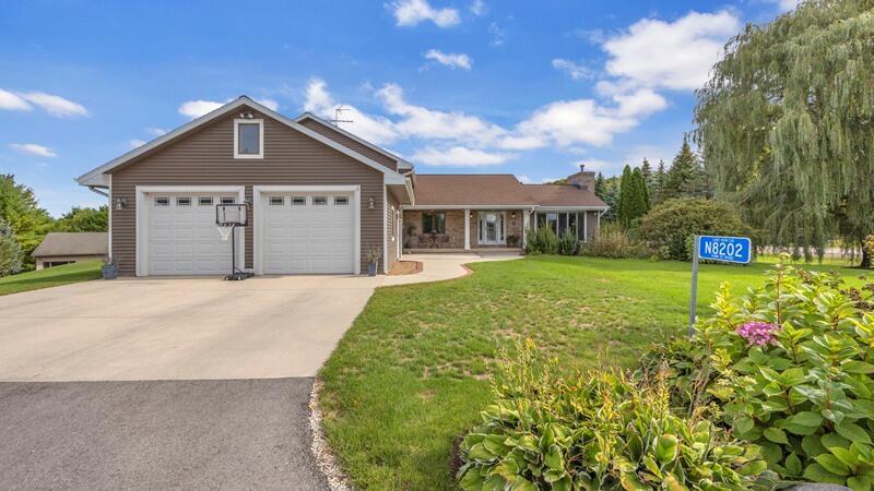 N8202 Lake View, Rhine, WI 53020