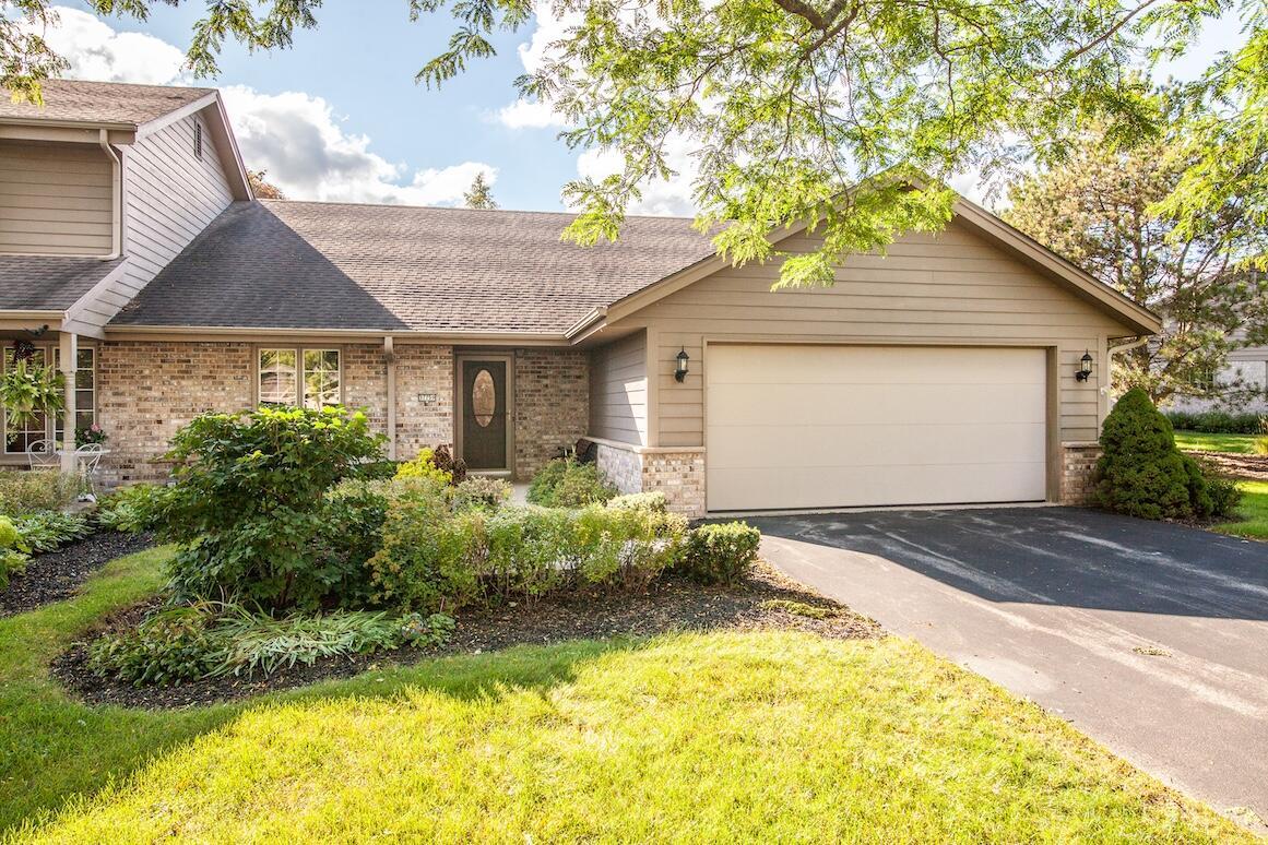 3775 Yukon Rd #D, Brookfield, WI 53045