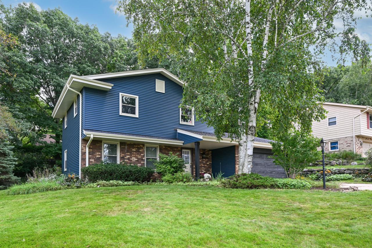 706 Wexford Way, Hartland, WI 53029