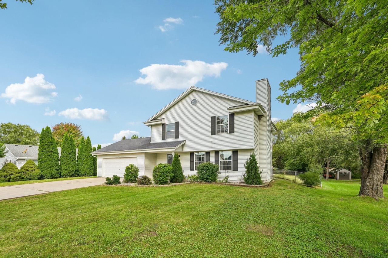 970 E Mackinac Ave, Oak Creek, WI 53154