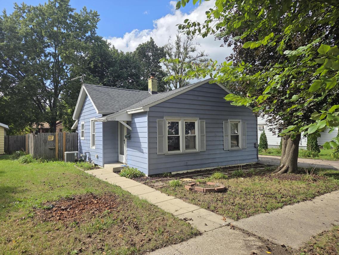 1122 Cleveland St, Beloit, WI 53511