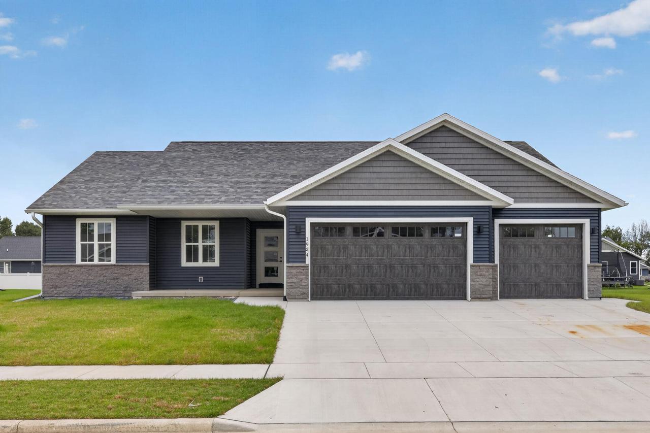 1924 London St, Holmen, WI 54636