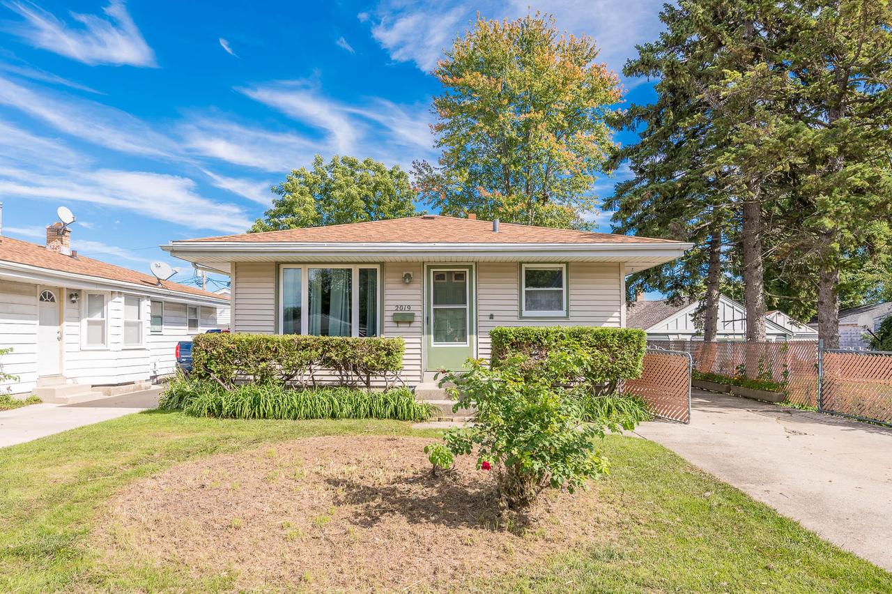 2019 Kentucky St, Racine, WI 53405