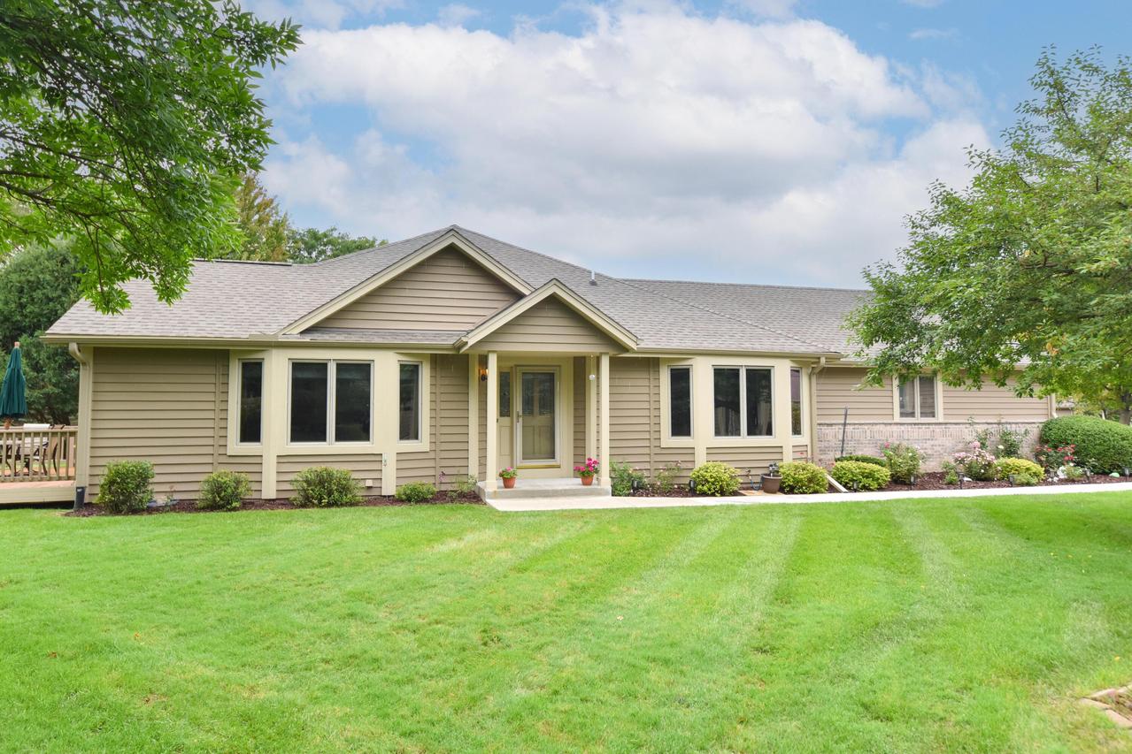 N21W24347 Deer Park #A, Pewaukee, WI 53072