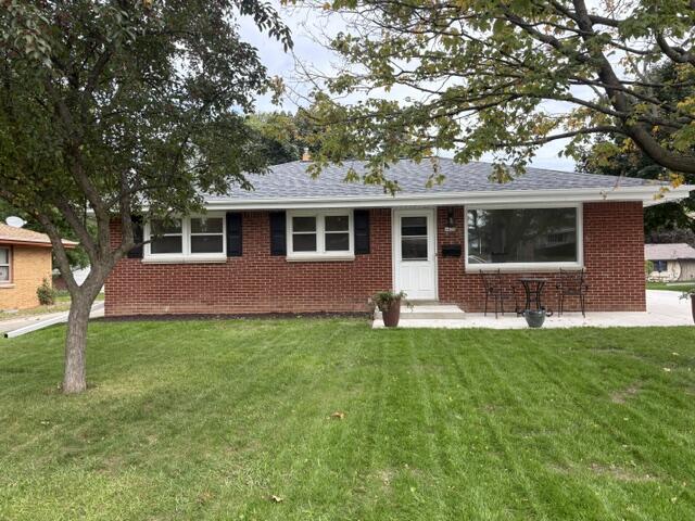 4428 S 63rd St, Greenfield, WI 53220
