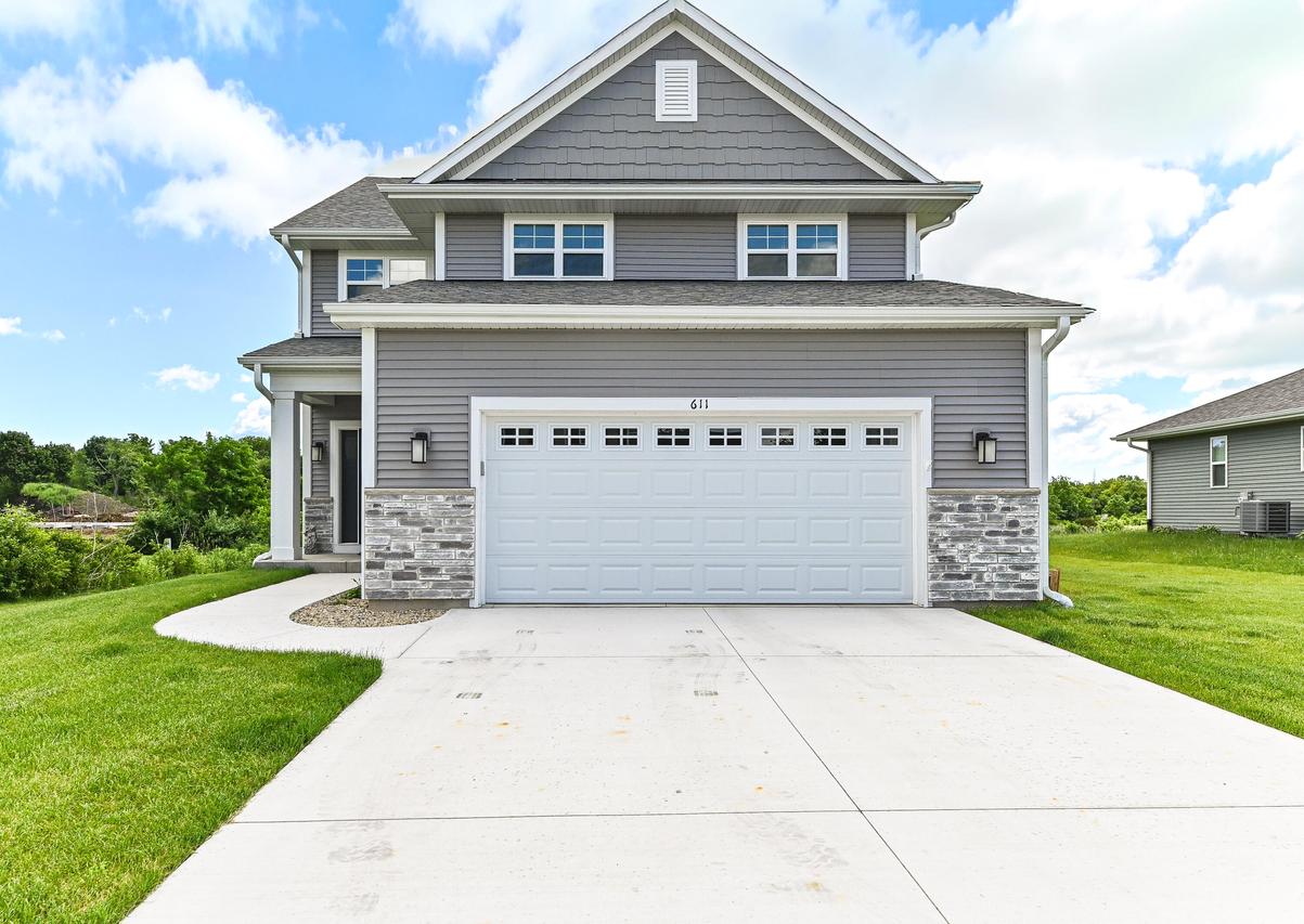 611 Hunter Dr, Mount Pleasant, WI 53406