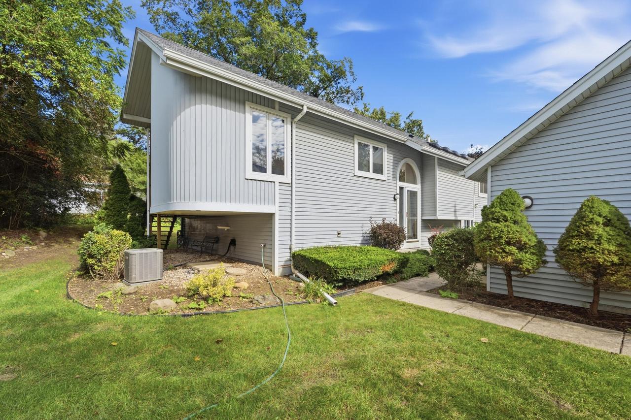 5921 Taylor Ave, Mount Pleasant, WI 53403
