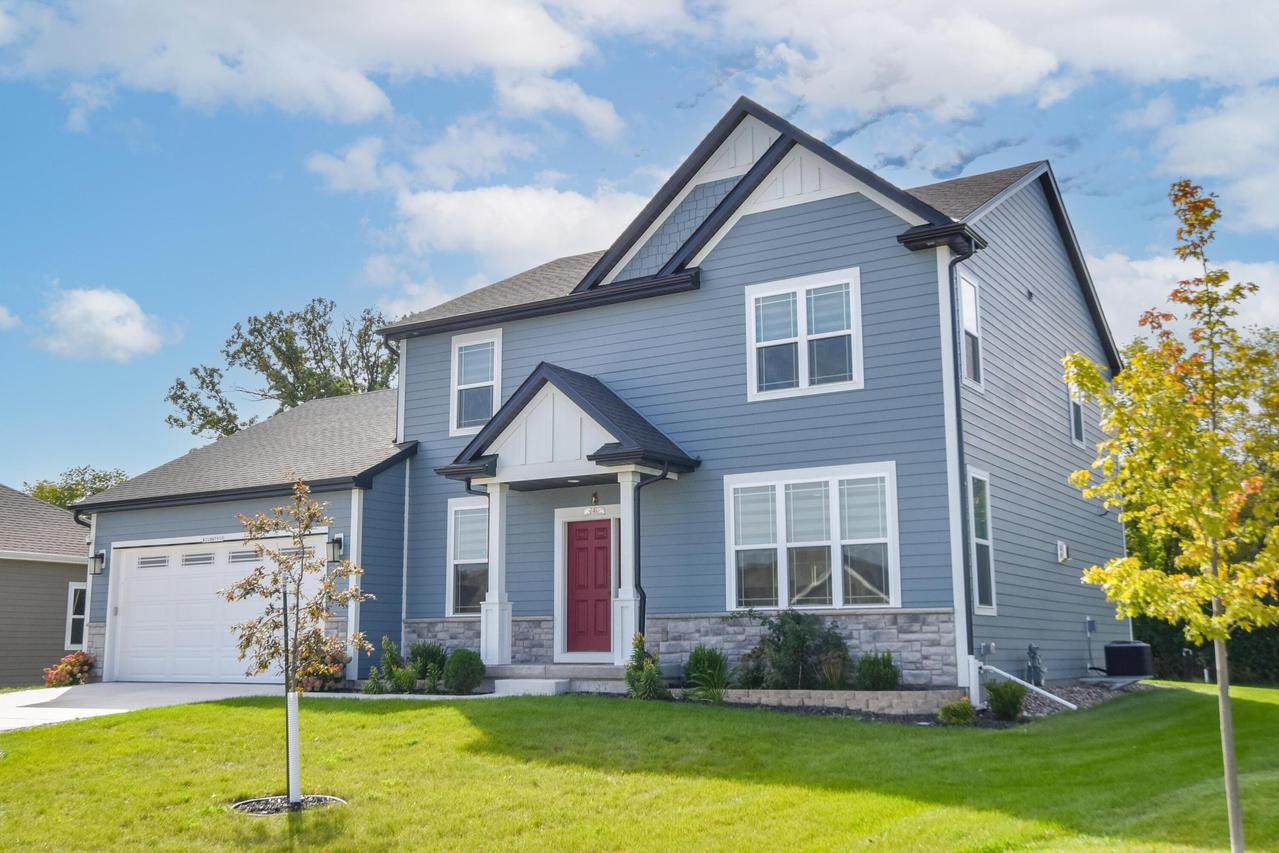 W228N7937 Timberland Dr, Sussex, WI 53089