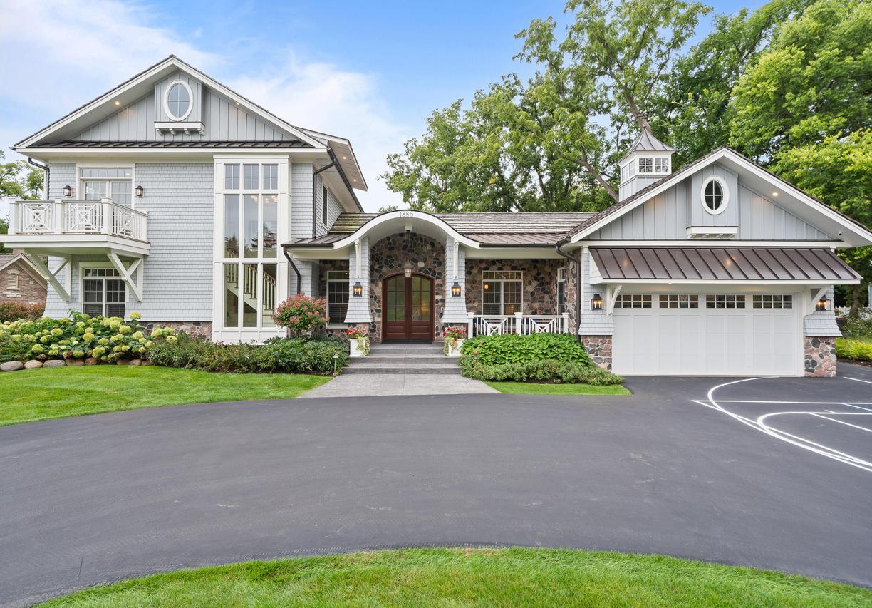 1886 Geneva Bay Dr, Lake Geneva, WI 53147