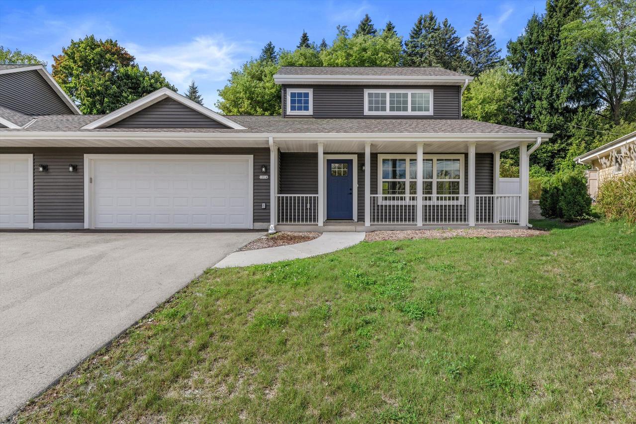 1914 N River Dr, West Bend, WI 53090