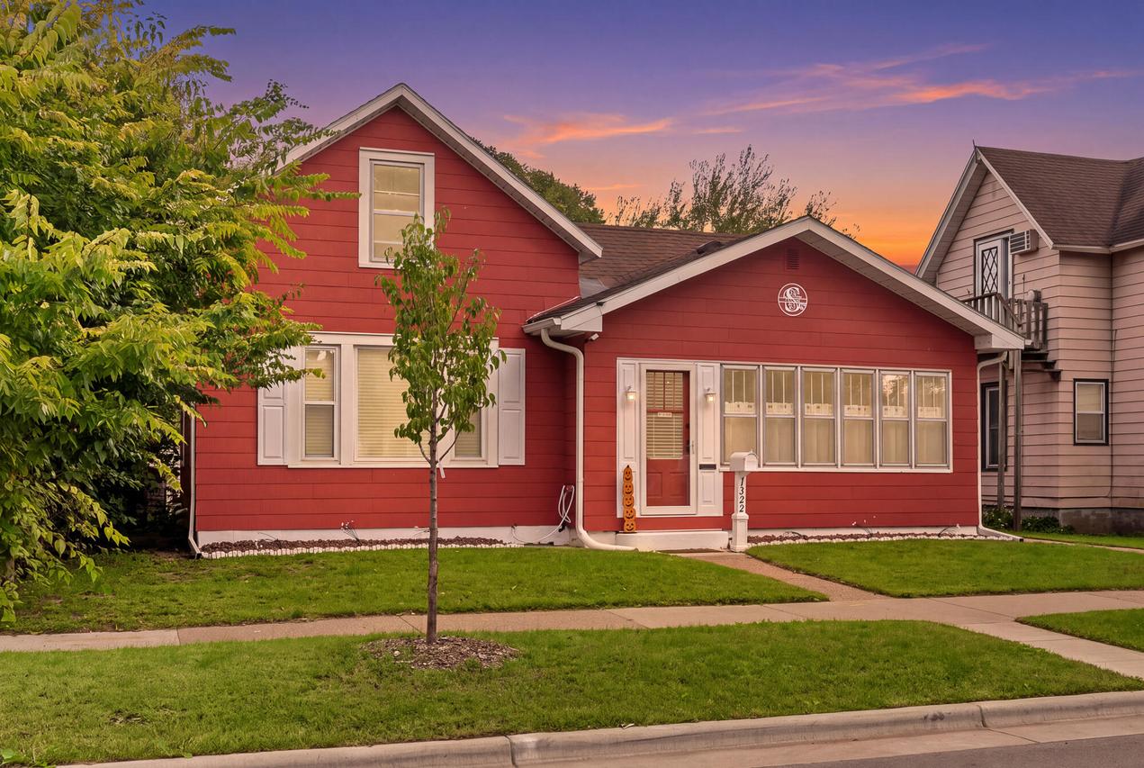1322 Charles St, La Crosse, WI 54603