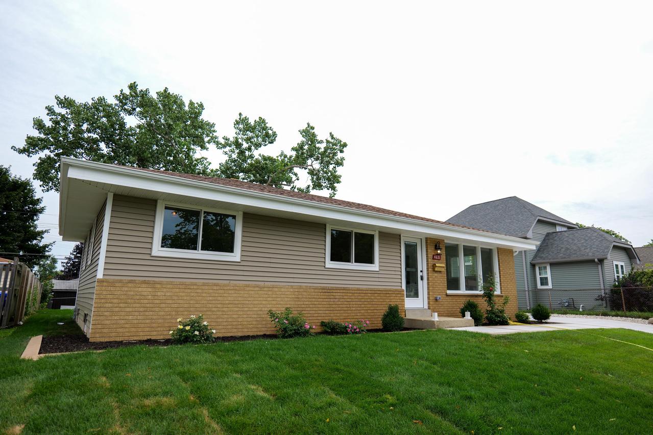 4621 39th Ave, Kenosha, WI 53144