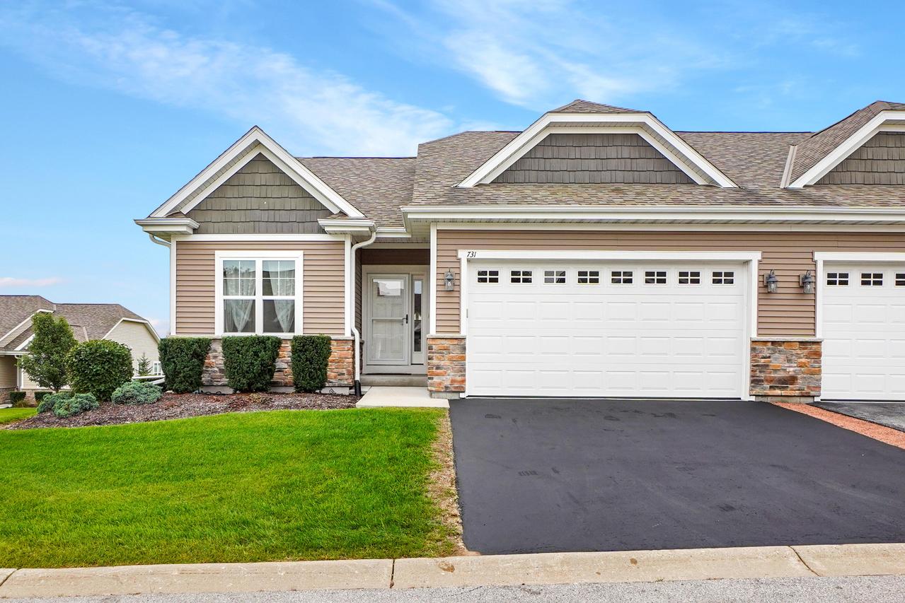 731 Keystone Dr, Waukesha, WI 53189