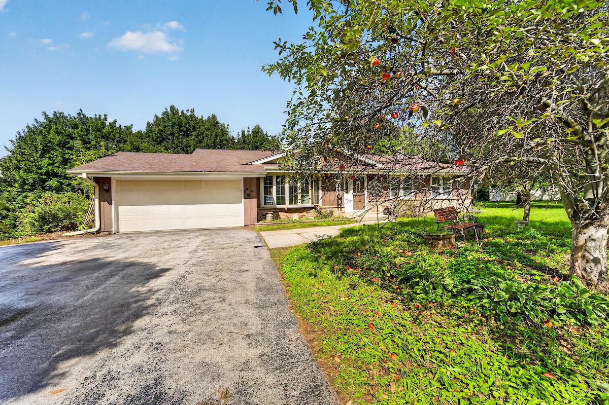 474 E Welsh Rd, Wales, WI 53183