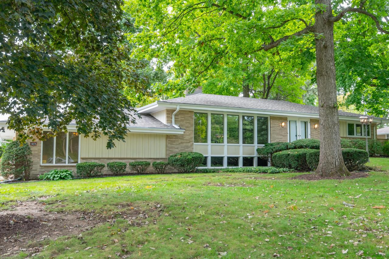 18175 Redvere Dr, Brookfield, WI 53045