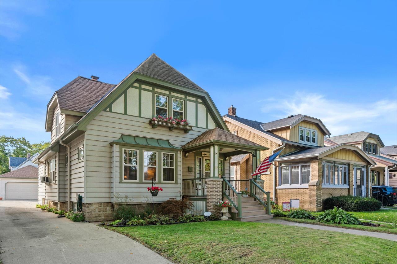 837 S 17th St, Milwaukee, WI 53204