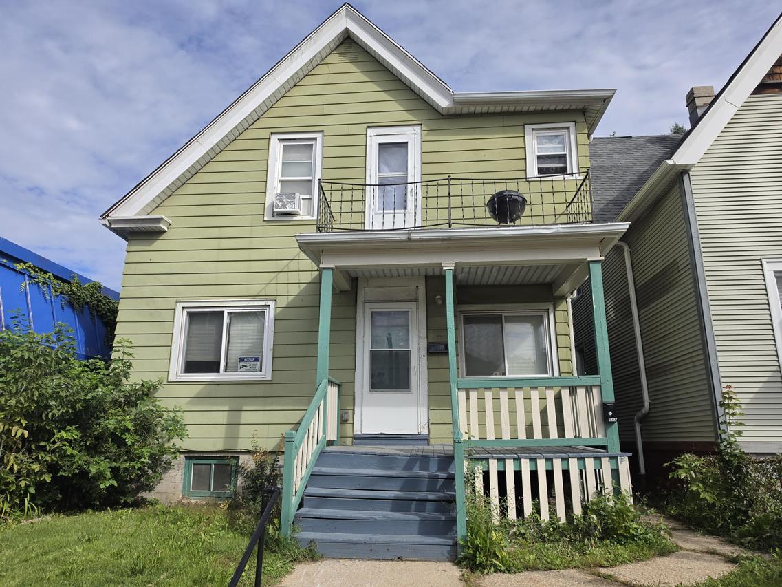 2856 N Holton St, Milwaukee, WI 53212