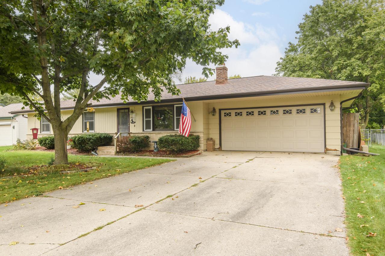304 Park Ave, Eagle, WI 53119