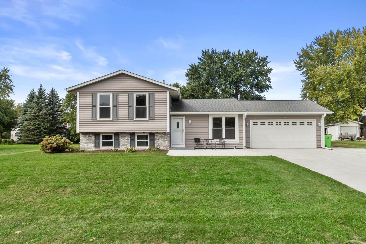 W208S10489 N Karen Ct, Muskego, WI 53150