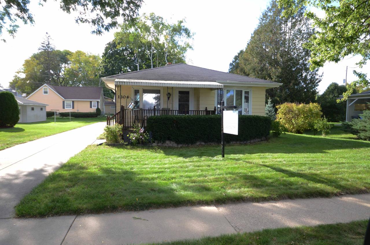 1304 Center St, Watertown, WI 53098