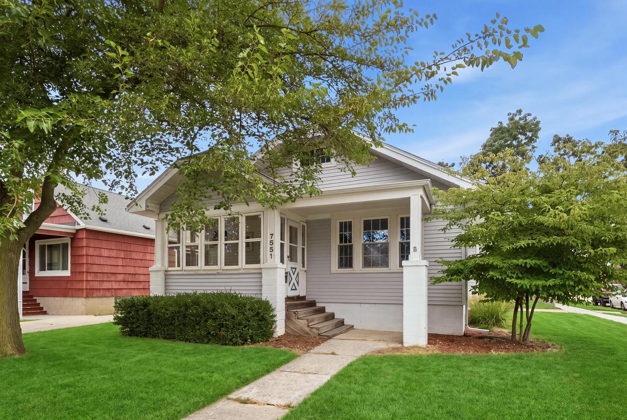 7551 27th Ave, Kenosha, WI 53143