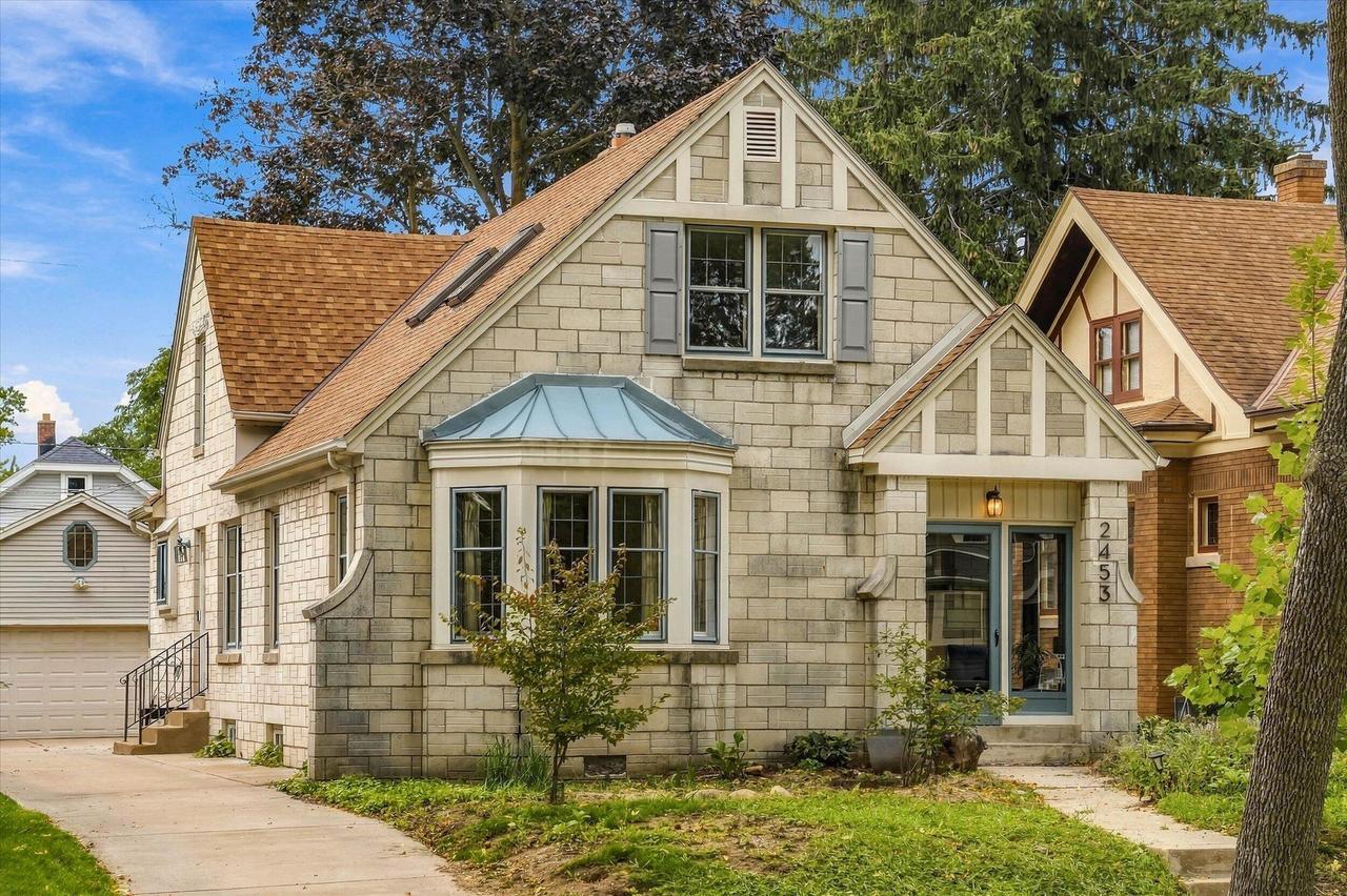 2453 N 66th St, Wauwatosa, WI 53213