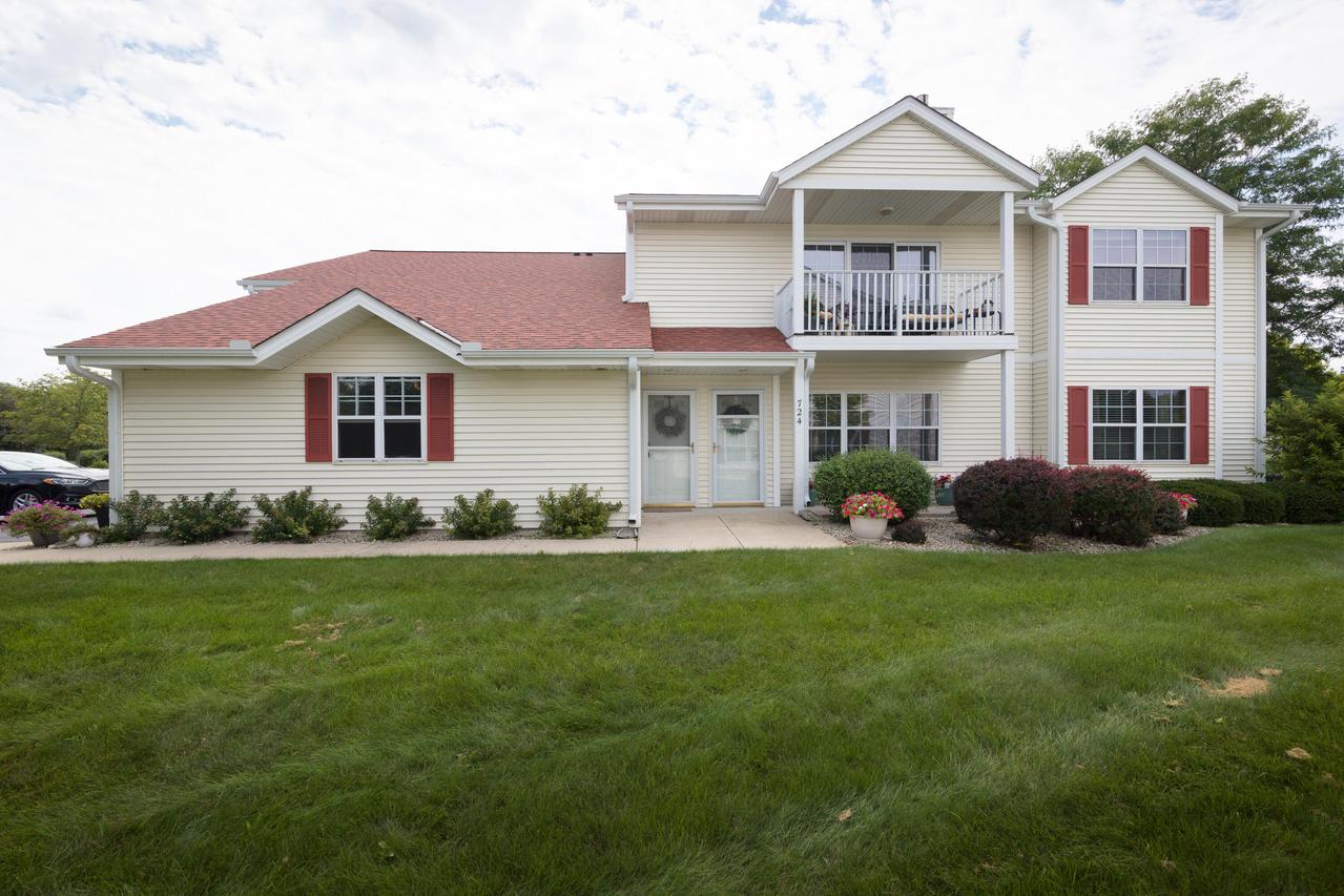724 Wood River #3, West Bend, WI 53095