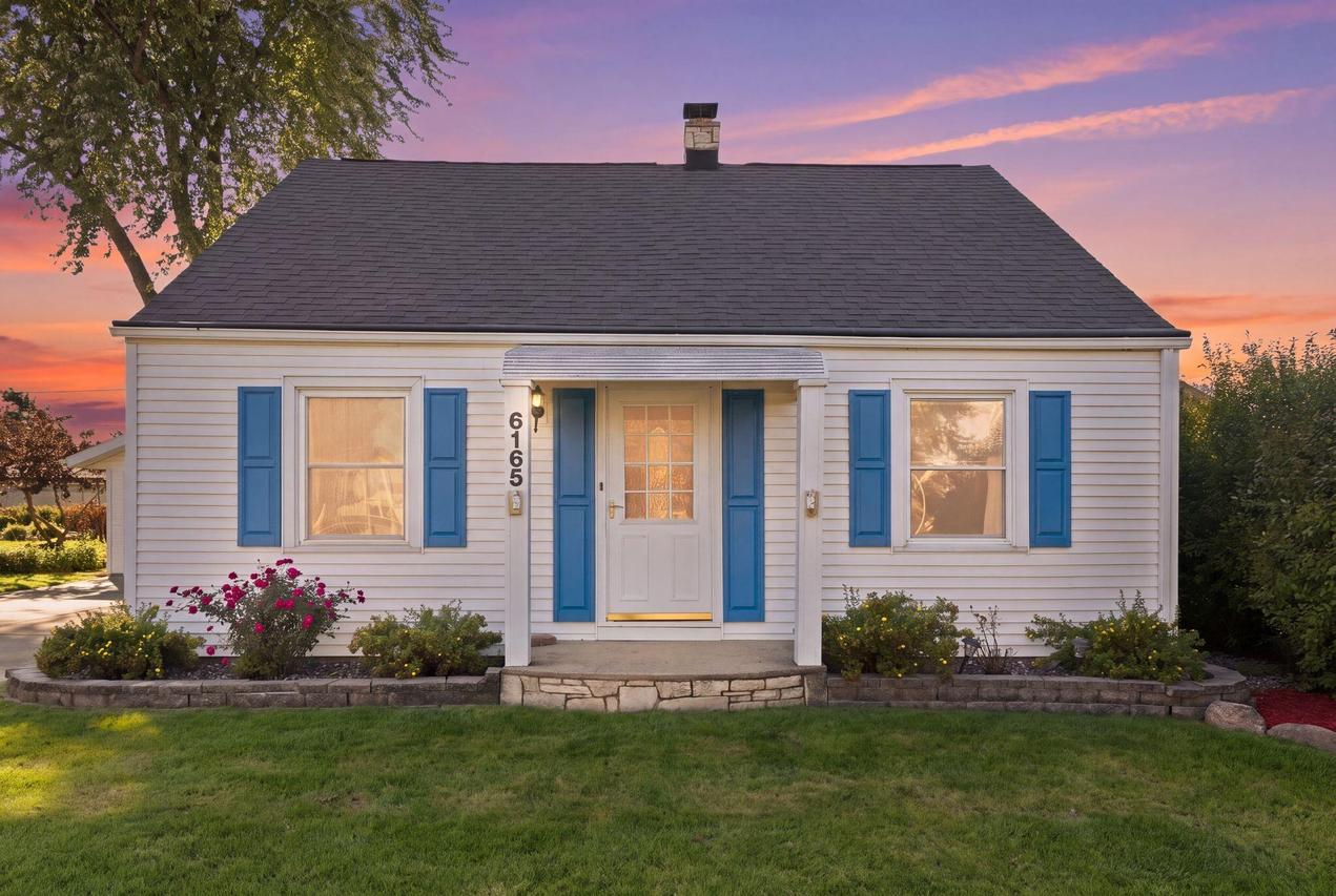 6165 S Elaine Ave, Cudahy, WI 53110