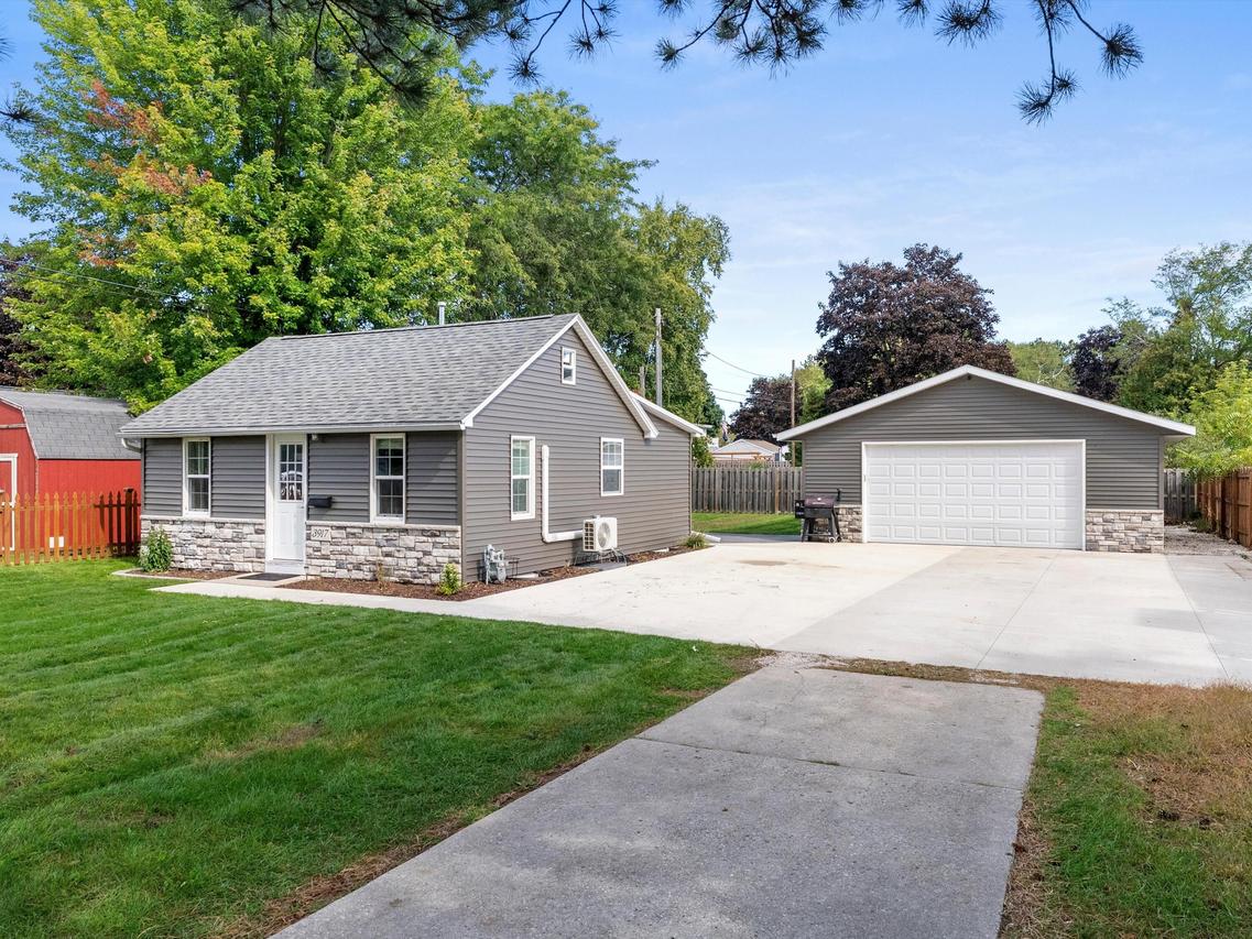 3917 Tannery Rd, Two Rivers, WI 54241