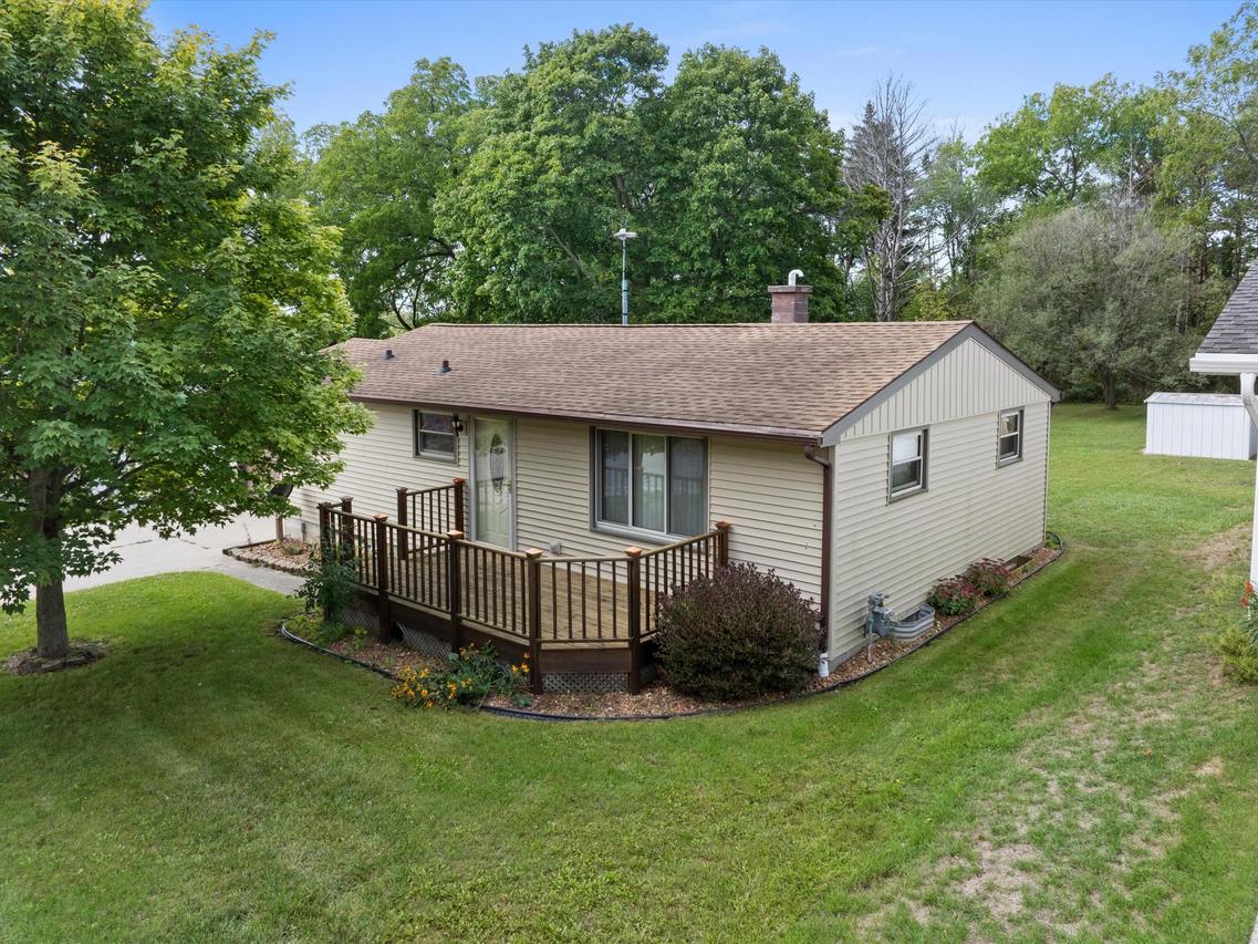631 Elm St, Mishicot, WI 54228