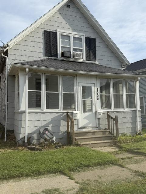 1002 43rd St, Kenosha, WI 53140