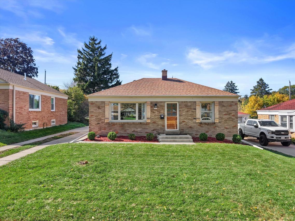 2717 S 51st St, Milwaukee, WI 53219