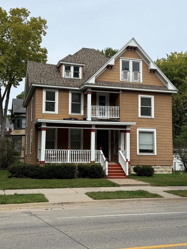 905 Cass St, La Crosse, WI 54601