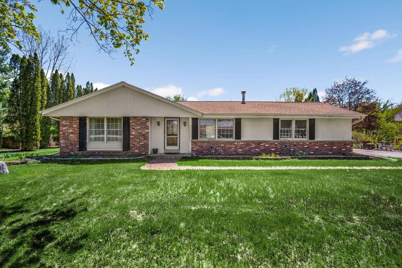 7095 Cedar Creek, Cedarburg, WI 53012